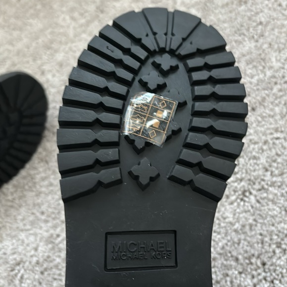 MICHAEL KORS logo Ankle boots 7 - Picture 11 of 12